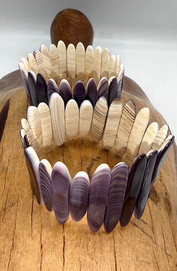 Purple spiny oyster bracelet by STICS and STONES featuring round beads and a dynamic, natural gemstone design.